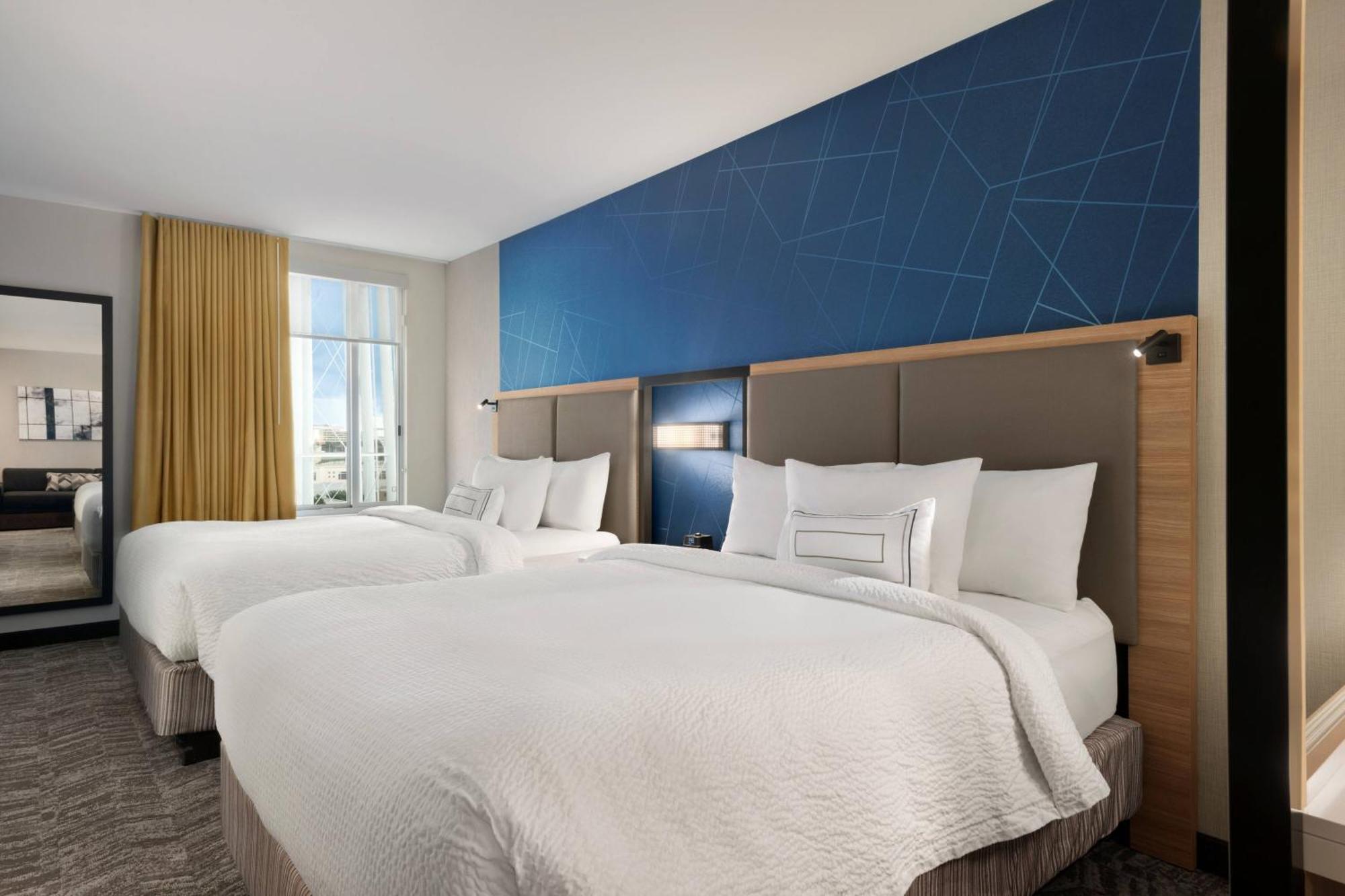 Springhill Suites By Marriott Milwaukee West/Уауатоса Екстериор снимка