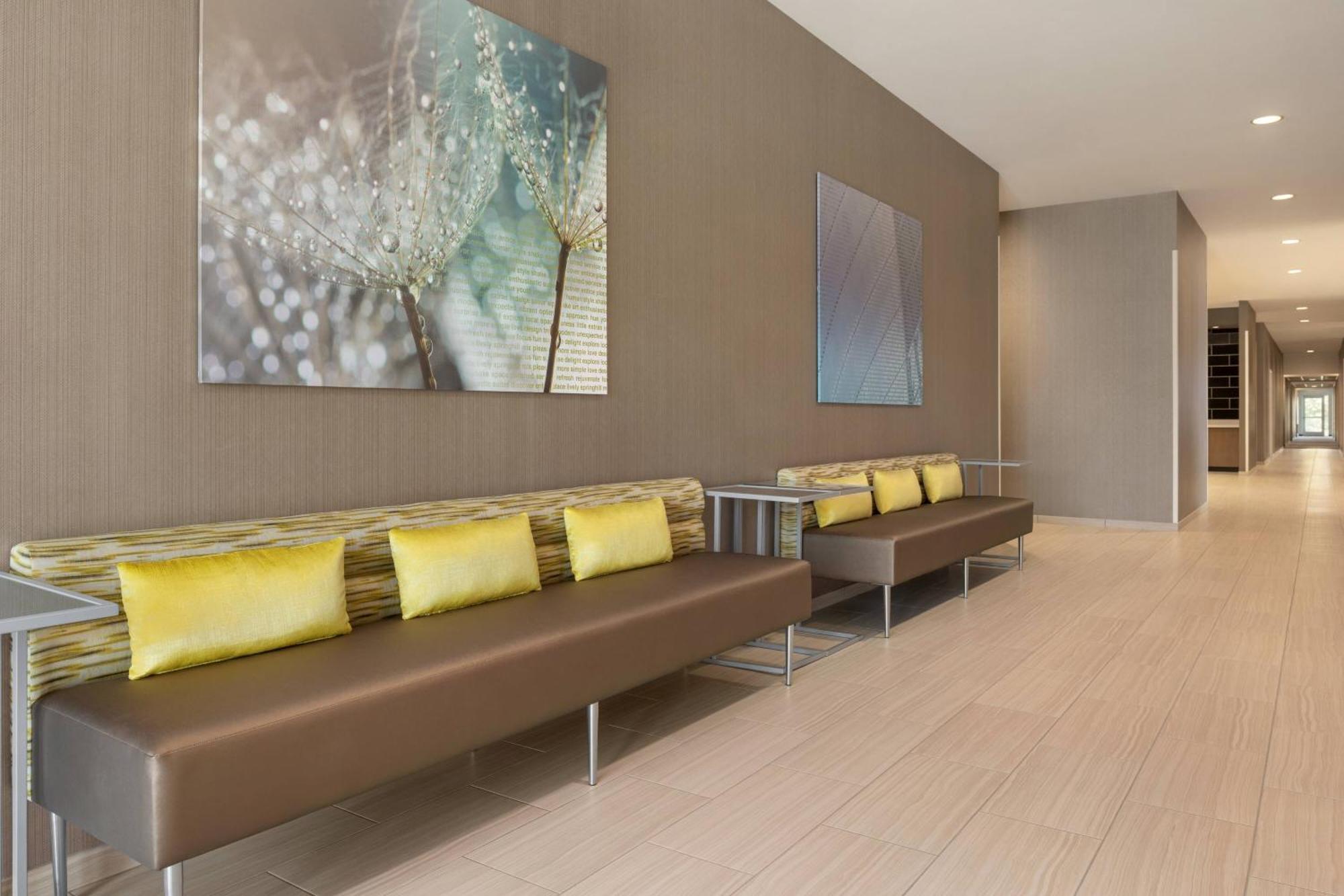 Springhill Suites By Marriott Milwaukee West/Уауатоса Екстериор снимка