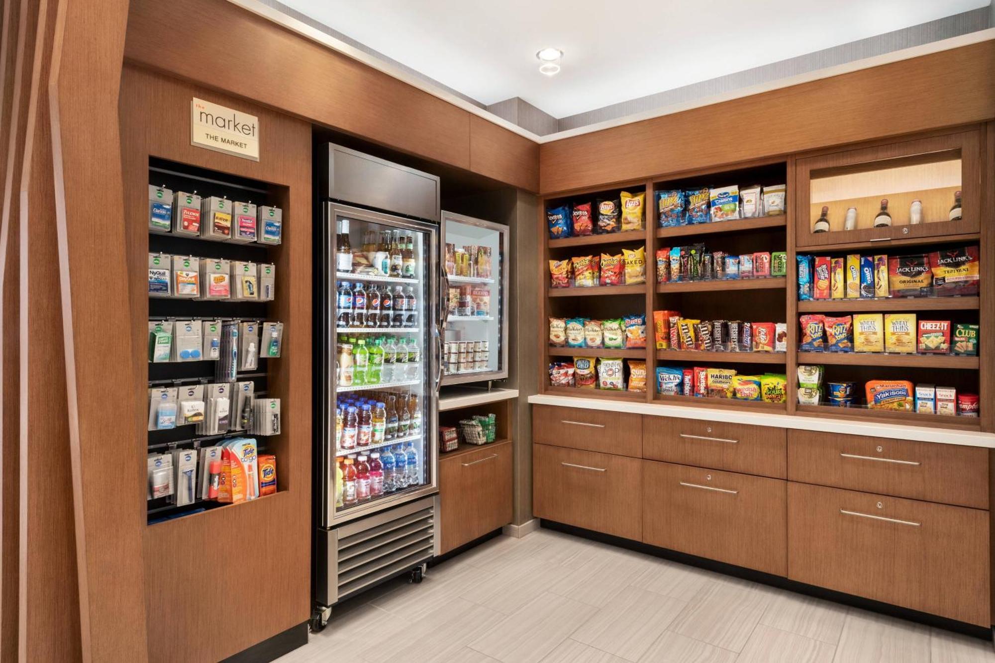 Springhill Suites By Marriott Milwaukee West/Уауатоса Екстериор снимка