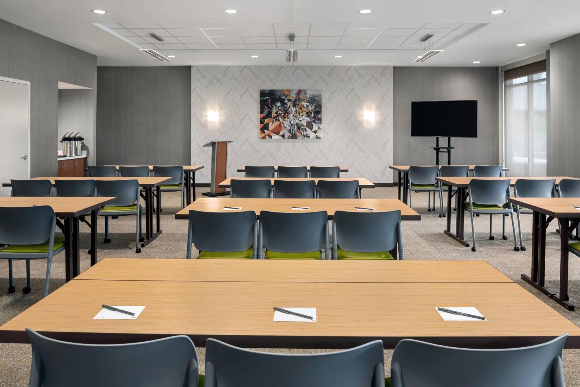 Springhill Suites By Marriott Milwaukee West/Уауатоса Екстериор снимка
