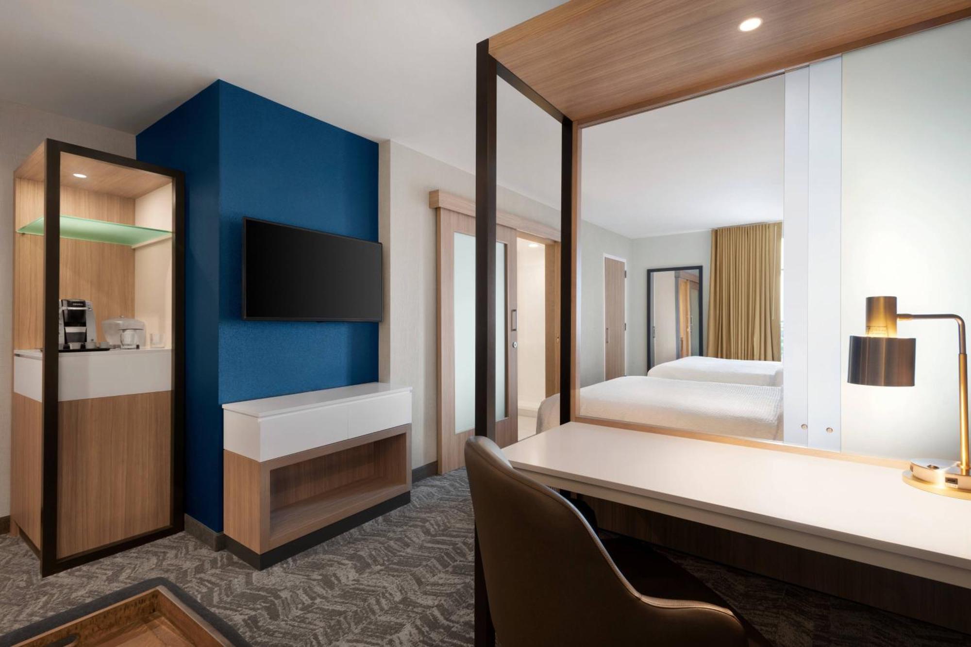 Springhill Suites By Marriott Milwaukee West/Уауатоса Екстериор снимка
