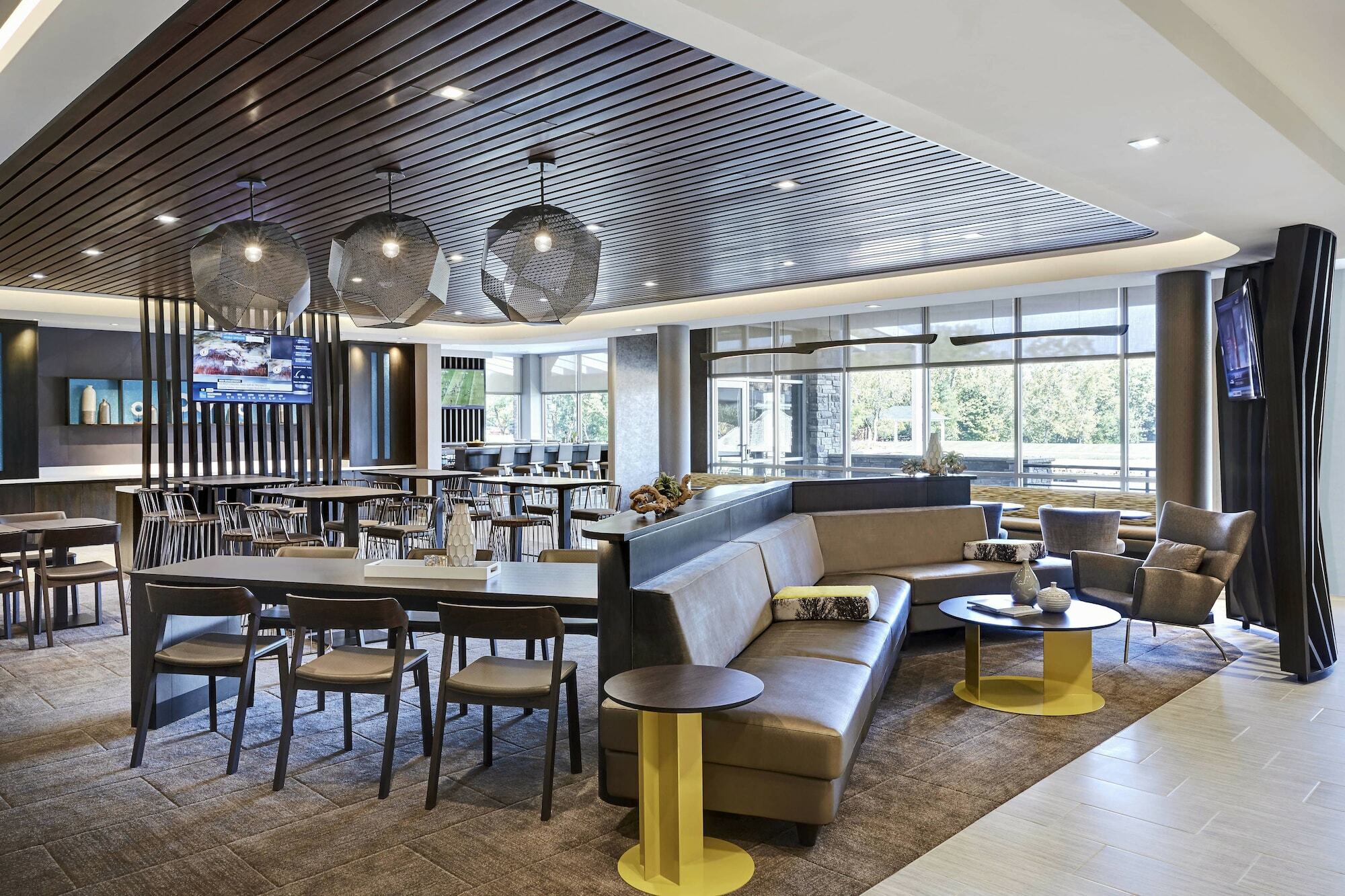 Springhill Suites By Marriott Milwaukee West/Уауатоса Екстериор снимка